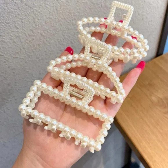 Imitation Pearl Geometric Hair Claws - Picture 2 of 2